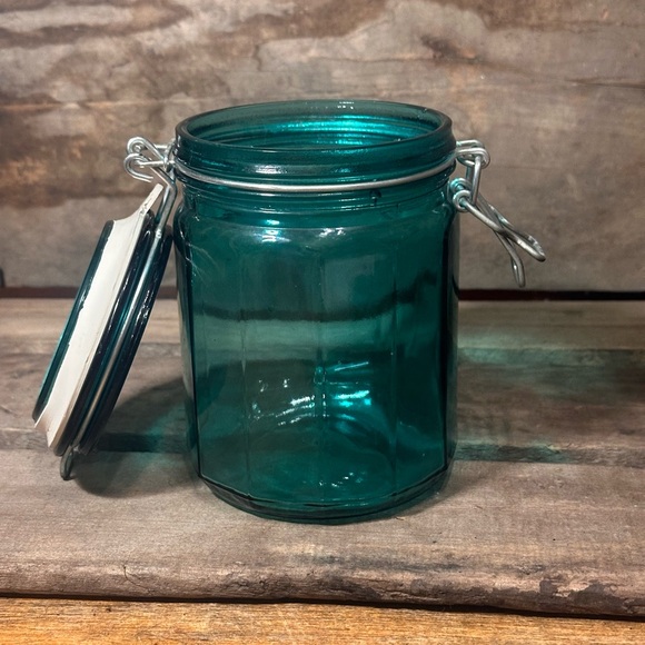 Vintage Teal Green Clamped Lidded Jar 5.75" tall and 4" wide Trigger and Bail - Picture 4 of 9